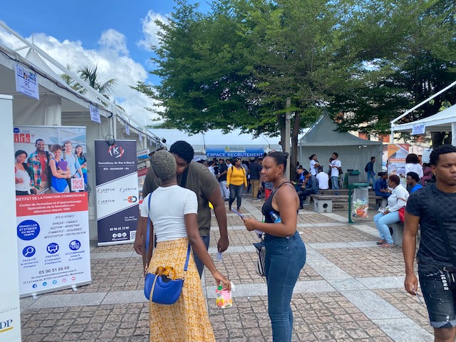 salon_village_emploi_formation_st_pierre_martinique_ccem_outremer_4
